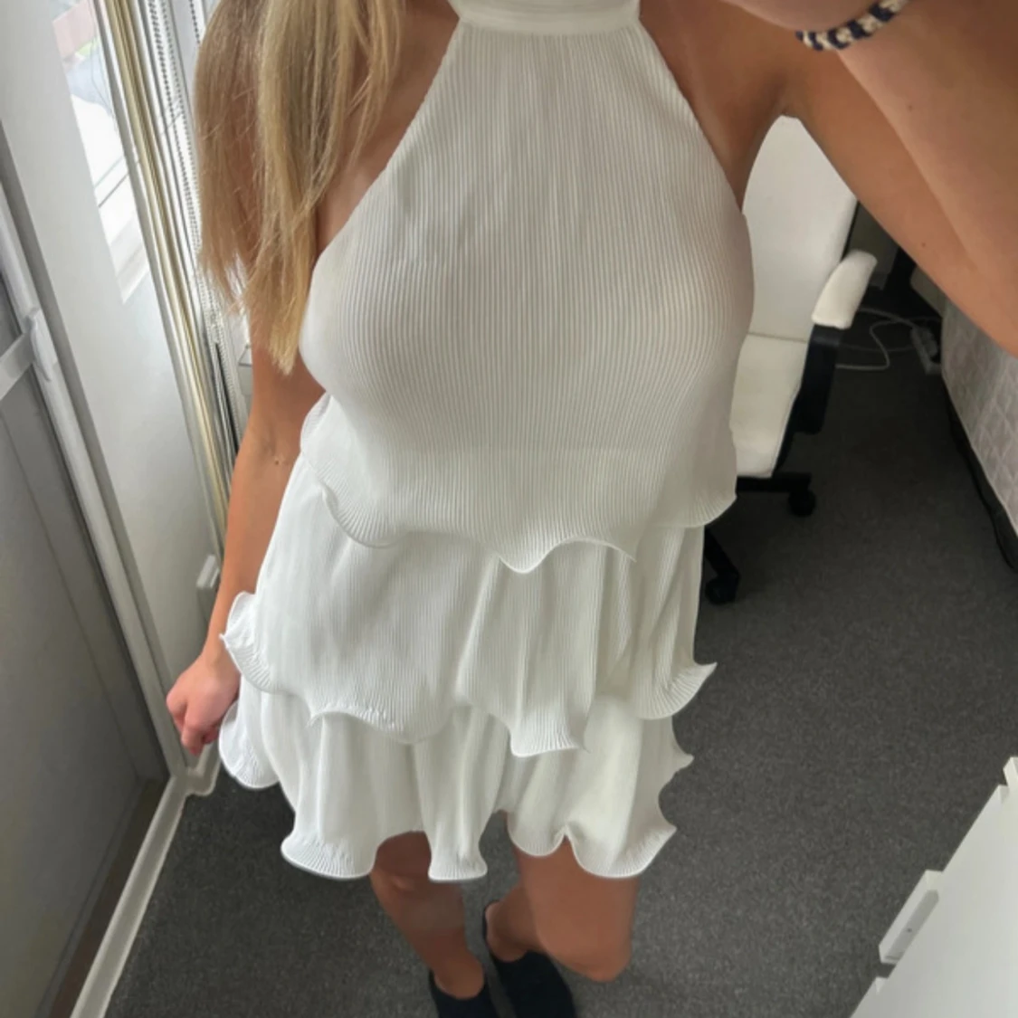 Vit klänning från Gina tricot 