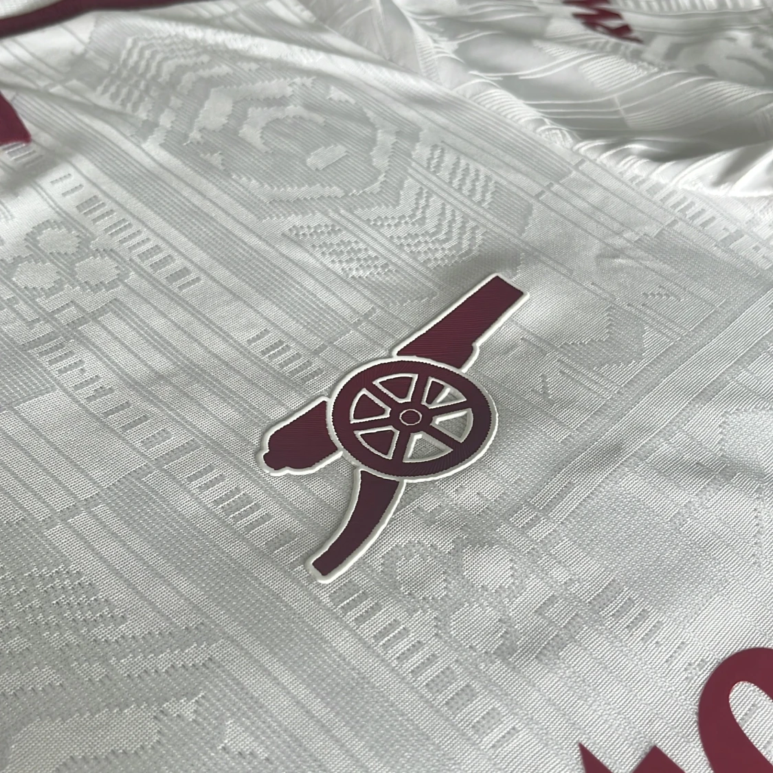 Arsenal Saliba #2 vit Adidas tröja - 2