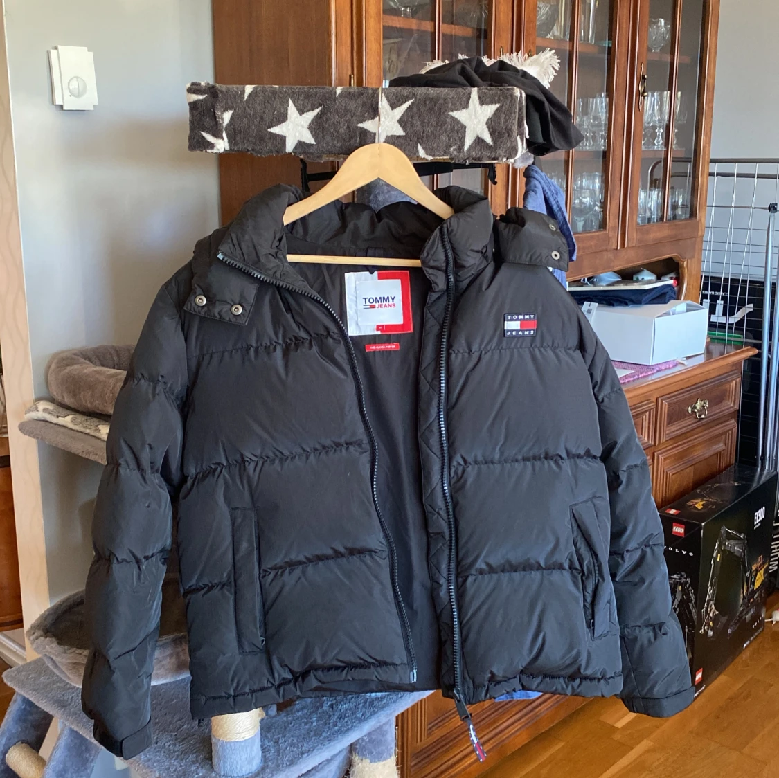 Svart pufferjacka Tommy Jeans M