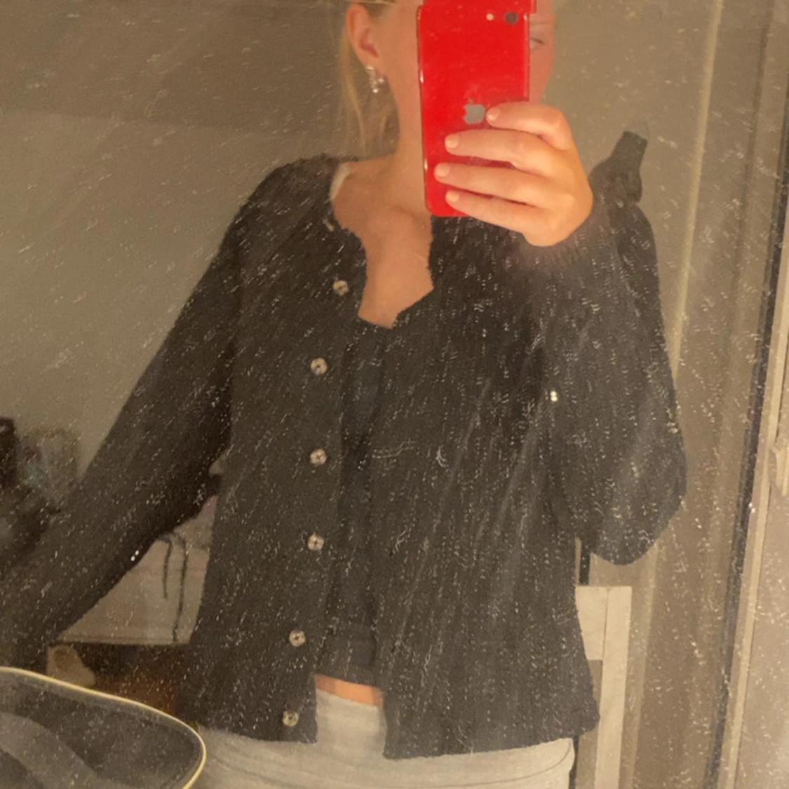 Svart kofta med knappar - 1