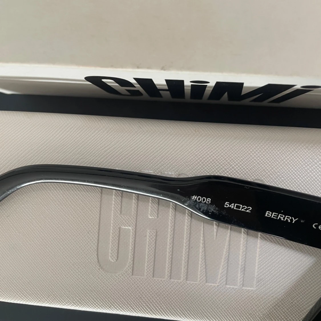 Svarta solglasögon från Chimi - 90