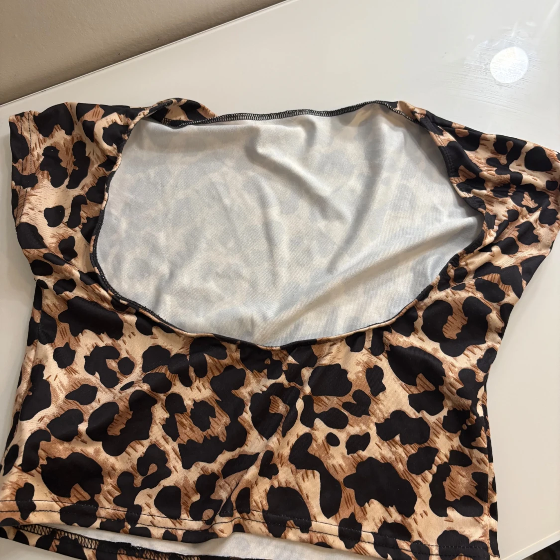 Leopardmönstrad croppad topp - 1