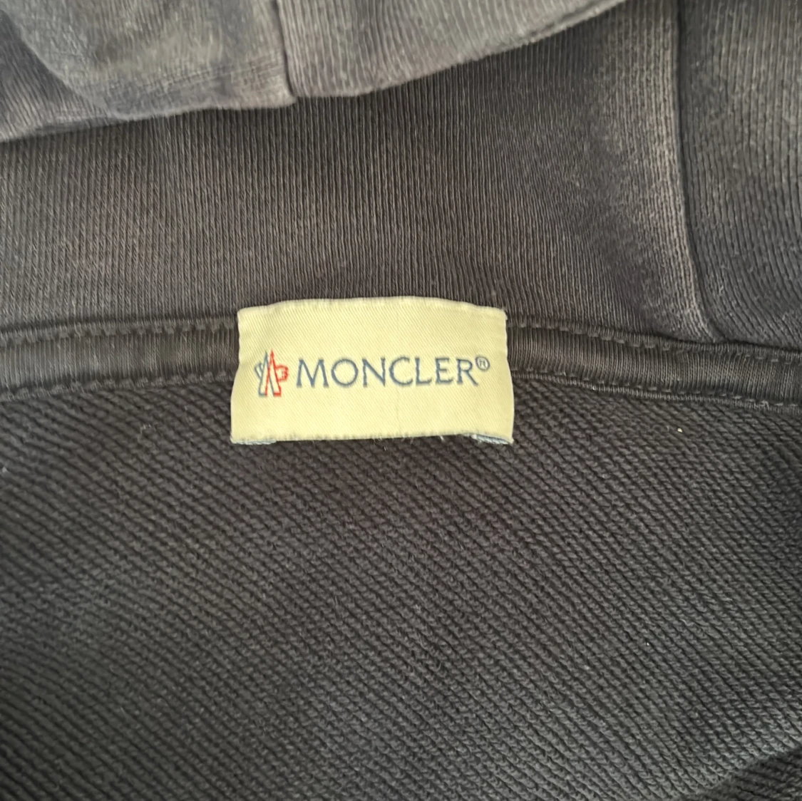 Mörk blå Moncler hoodie med huva - 1