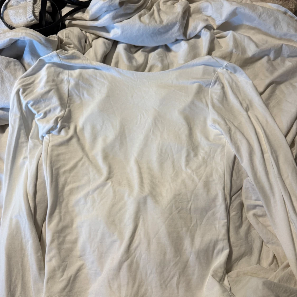 Vit långärmad topp med öppen rygg - 2