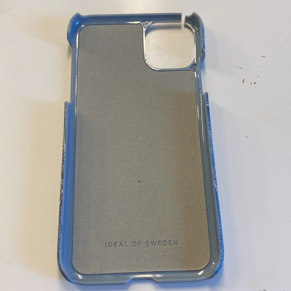 Blå jeansmönstrad mobilskal från Ideal of Sweden - 1