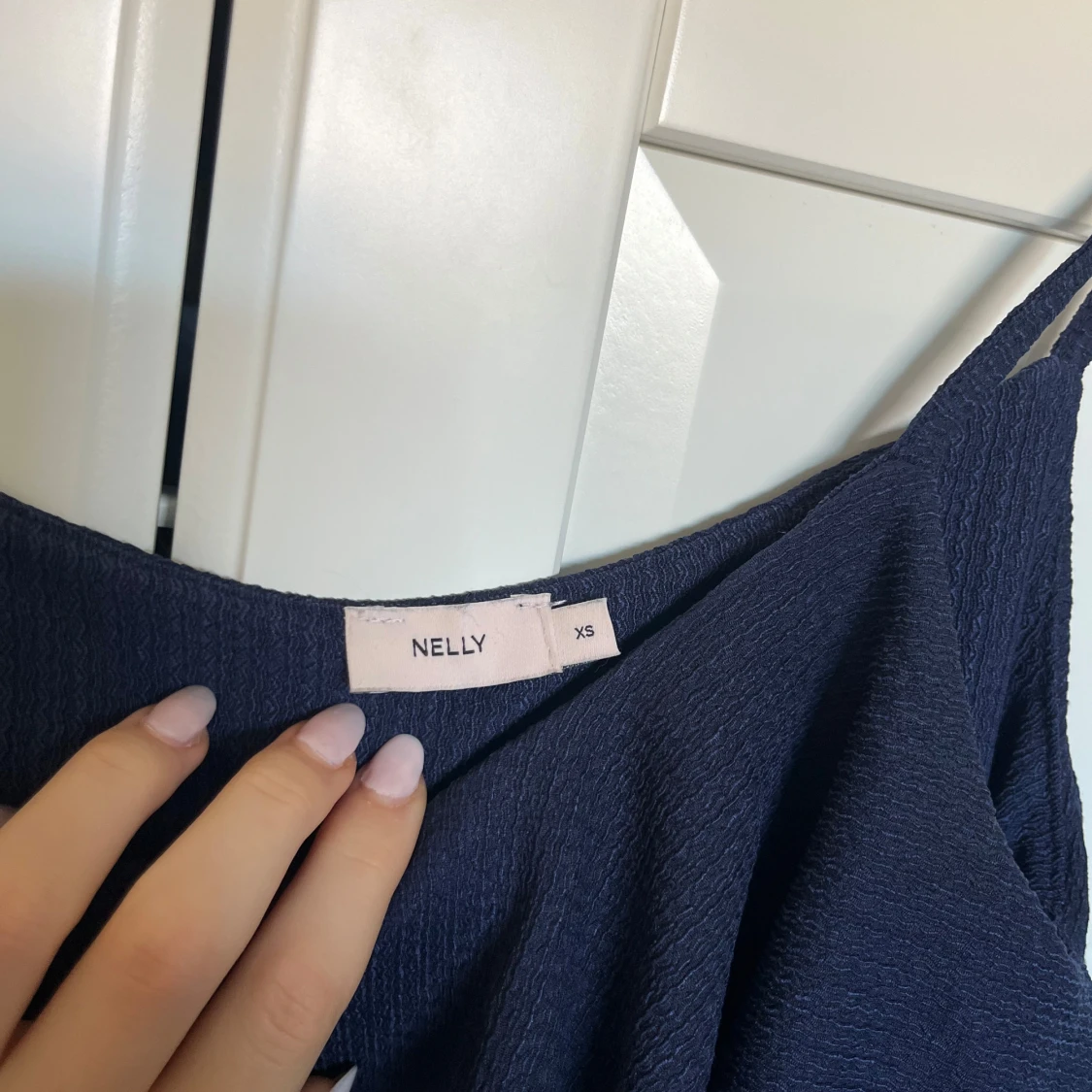Mörkblå volangtop från Nelly XS - 1