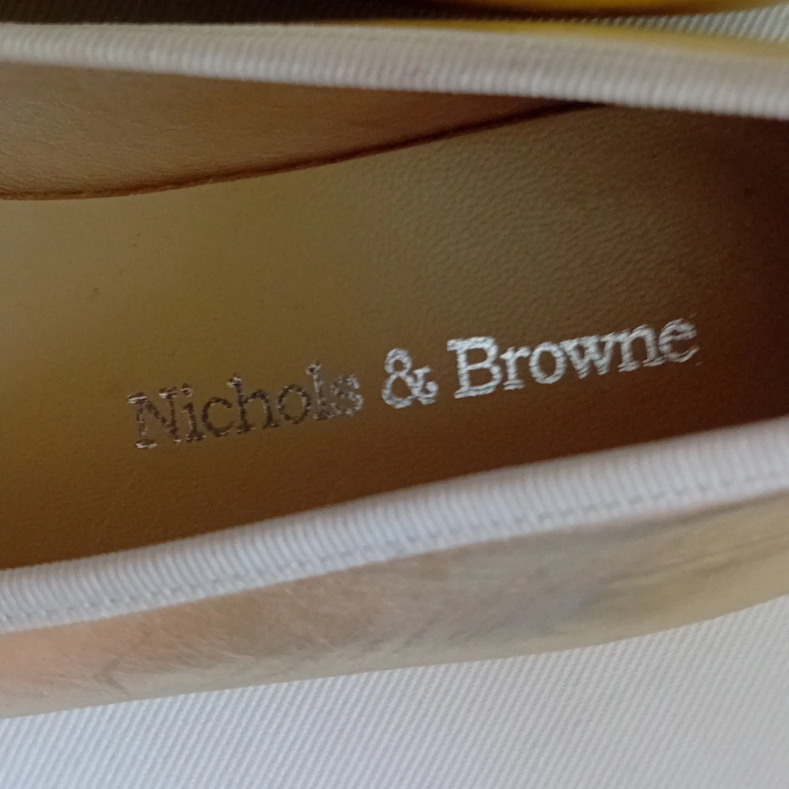 Guldiga ballerinaskor Nichols & Browne - 2