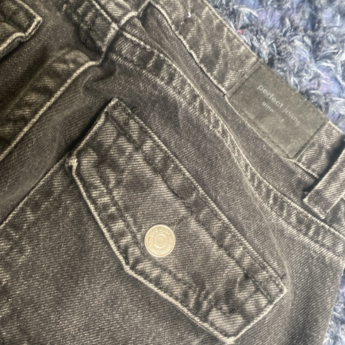 Svarta bootcut jeans från Gina Tricot  - 4