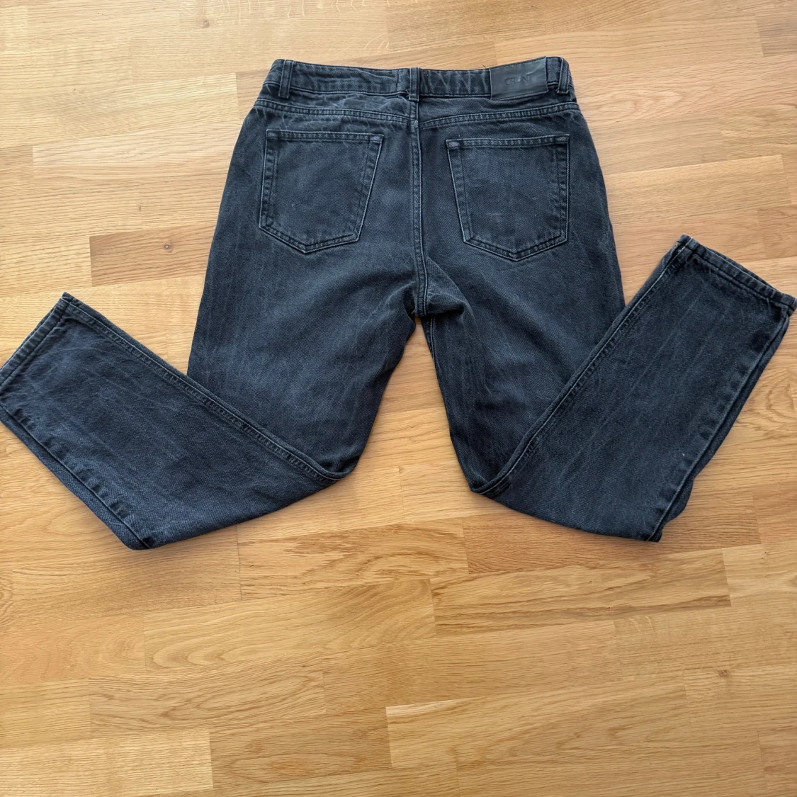 Svarta raka jeans från Grunt  - 1