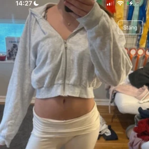 Hoddie - Säljer hoddin 