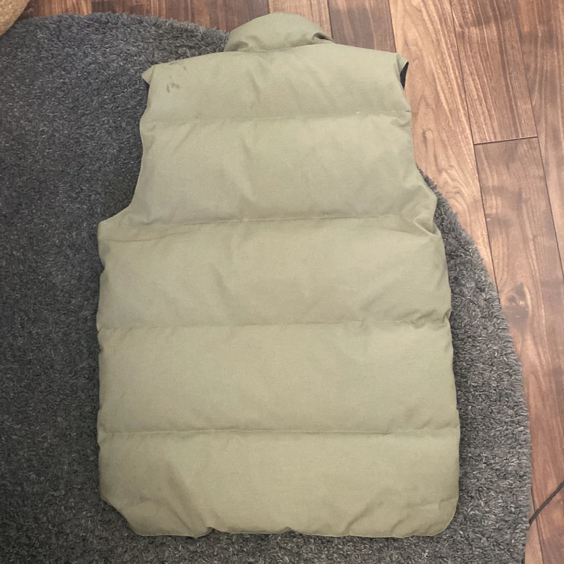 Olivgrön dunväst från Canada Goose - 1