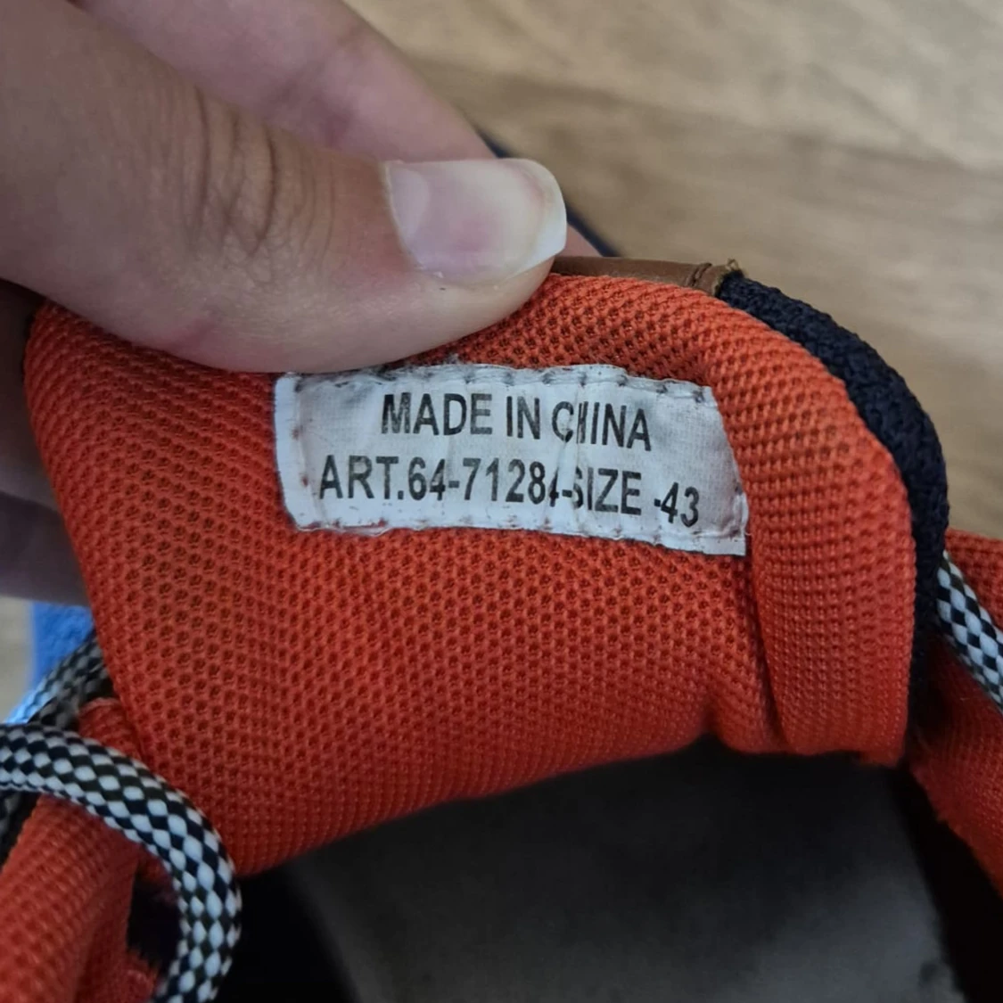 Mörkblåa sneakers med orange foder - 3