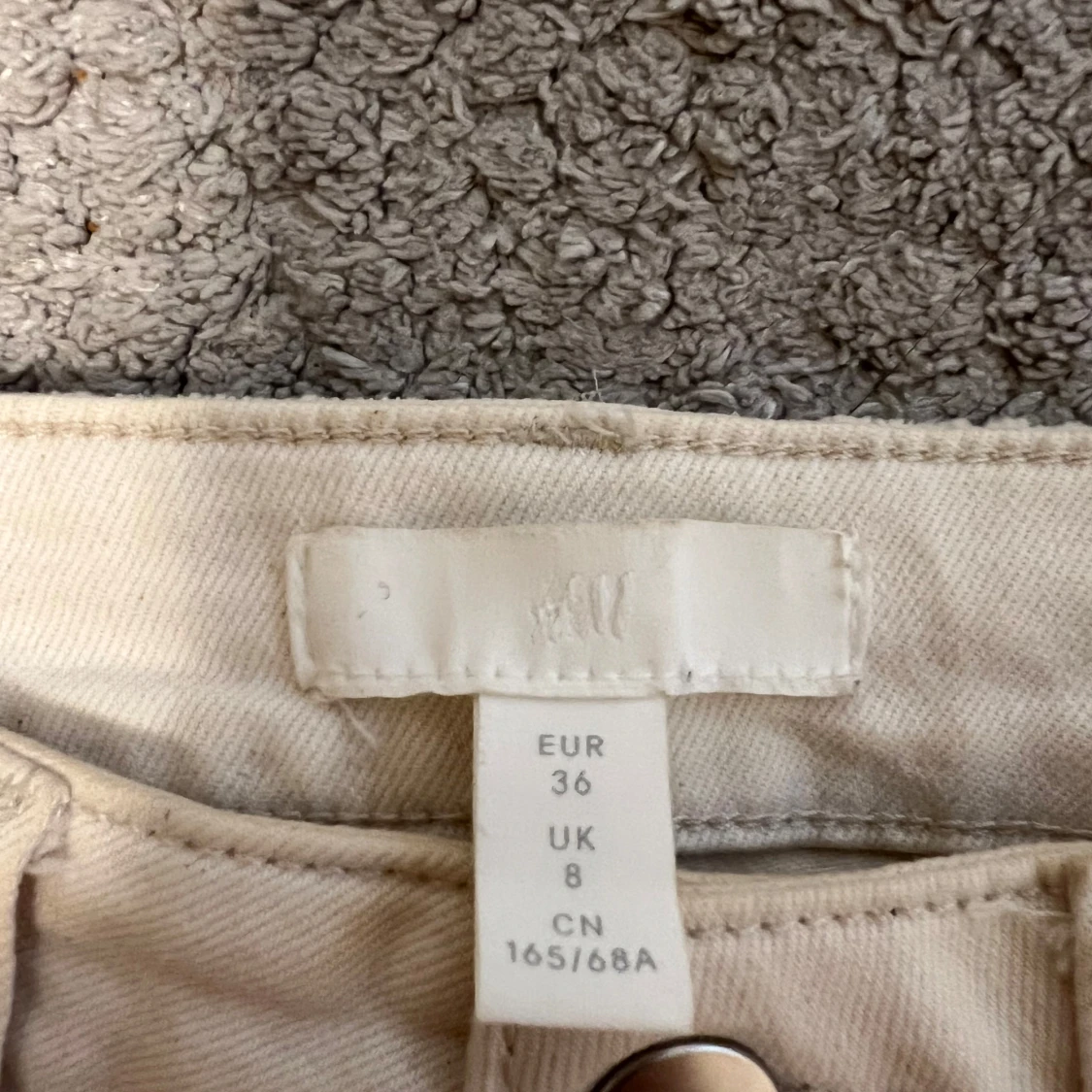 Beige jeansshorts från H&M, strl 36 - 2