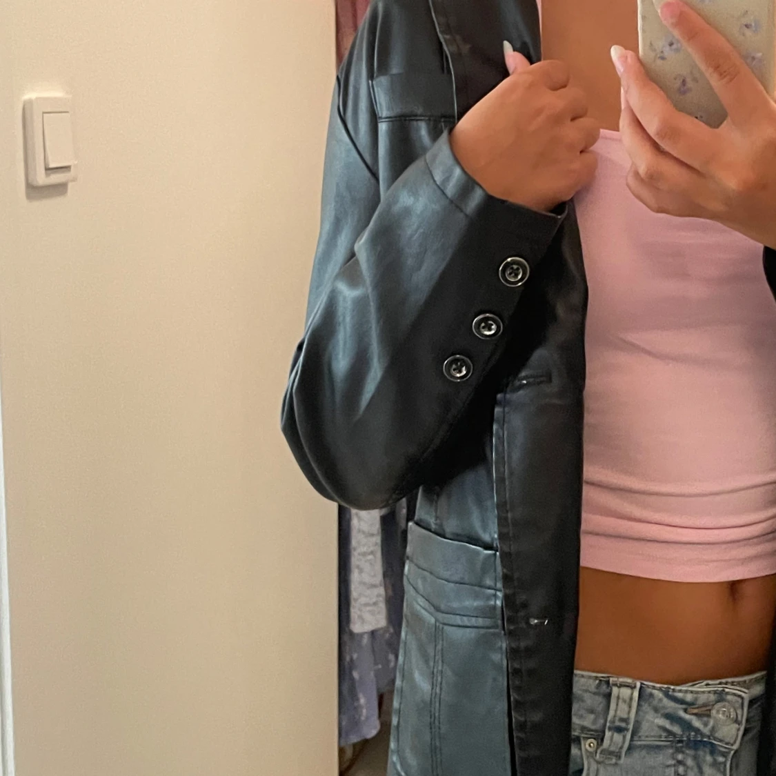 Svart oversized skinnkavaj - 3