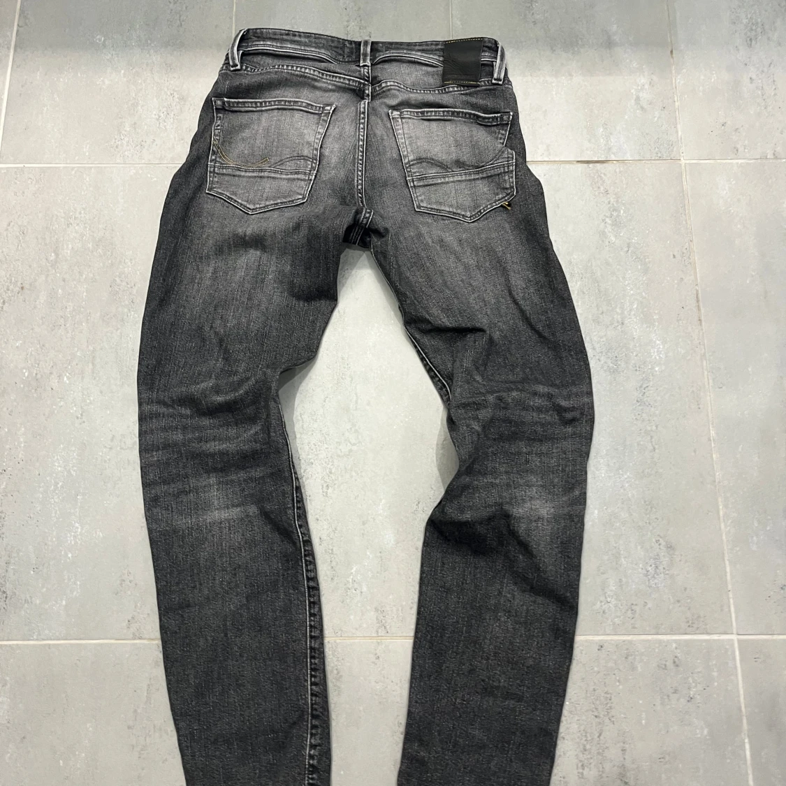 Jack & Jones svarta jeans W30 L32 - 1