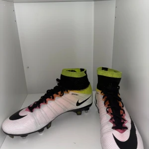 Nike mercurial superfly radiant reveal elite - Condition 9,1/10, contact me for price and price can go low for a quick deal also 