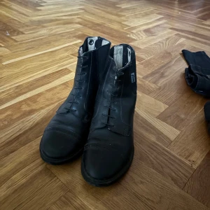 Ridskor till salu - Sköna ridskor, väldigt bekväma att rida i, storlek 36