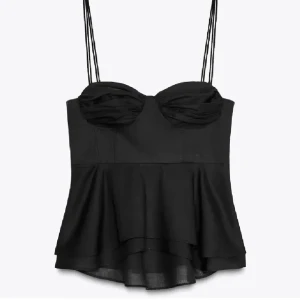 topp - topp från zara i strl xs. nypris 399kr men slutsåld.