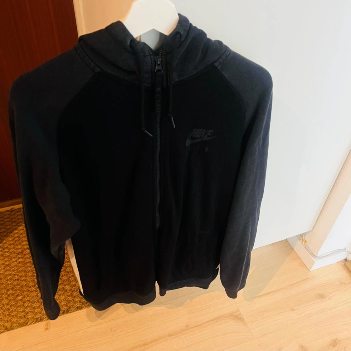 Nike Air svart och vit hoodiejacka M - 1