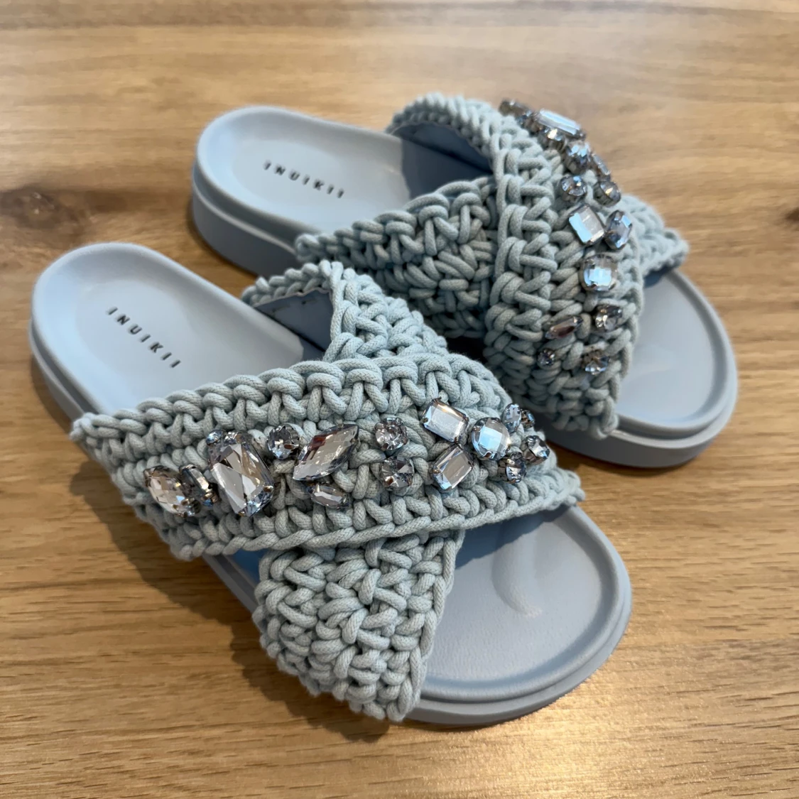 Blå stickade sandaler från Inuikii - 1