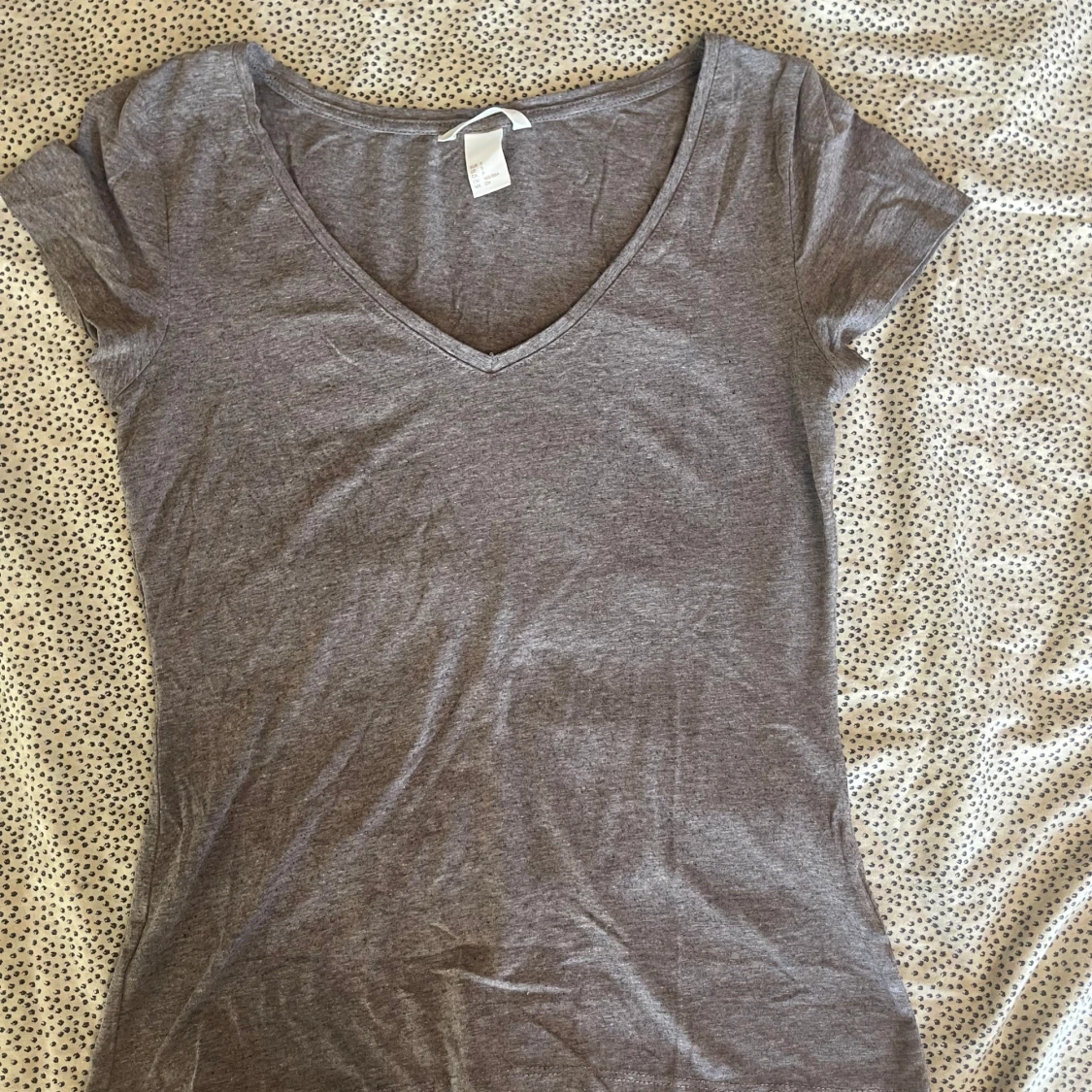 Grå basic v-ringad topp H&M S