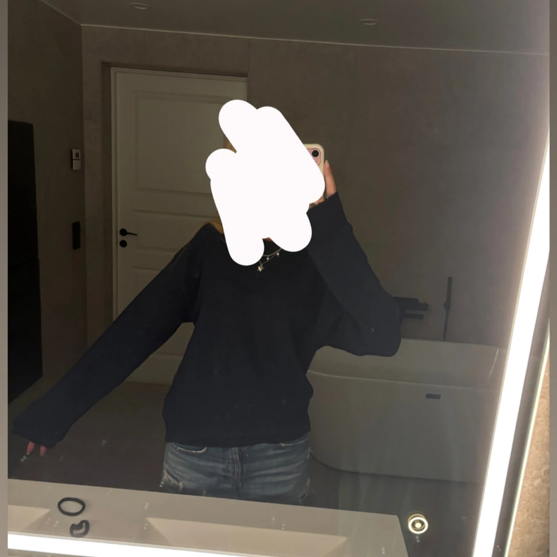 Mörkblå stickad tröja - 1