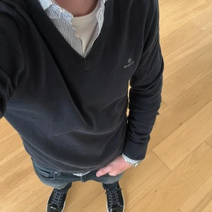 Gant pullover  - Tjena säljer en pullover från gant, i strl S tröjan är i ett bra skick vid intresse hör gärna av dig😁