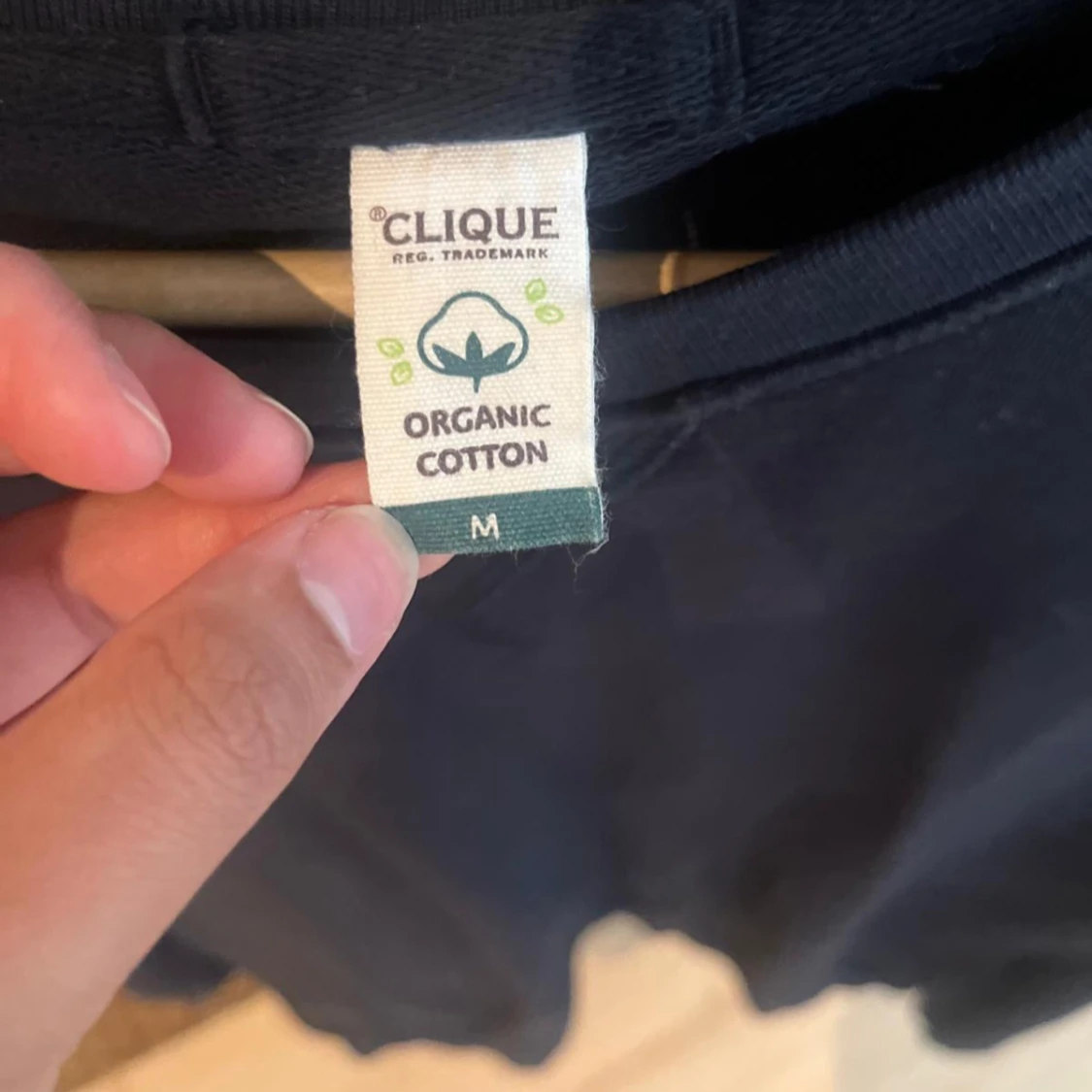 Mörkblå sweatshirt från Clique - 1