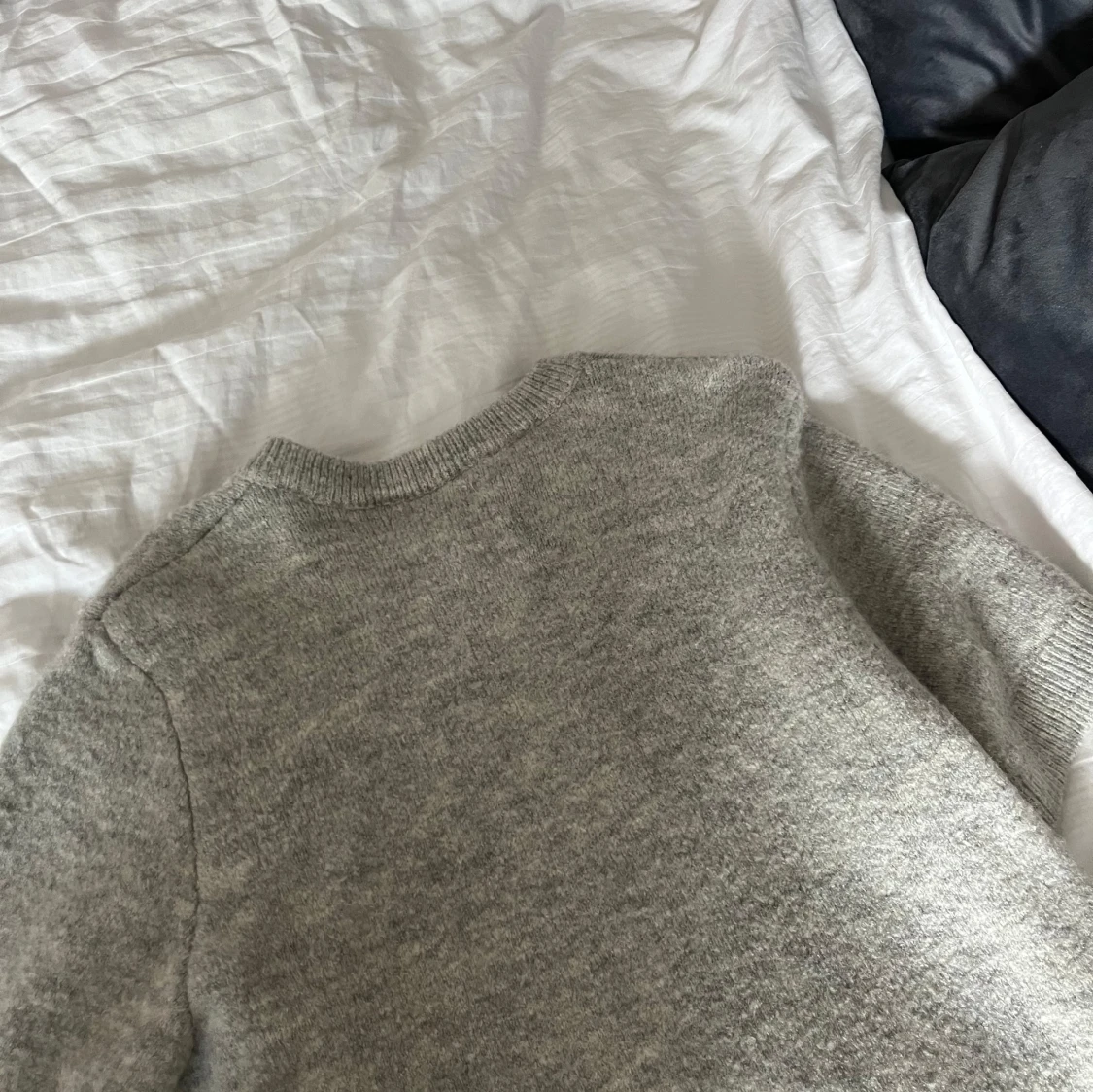 Grå stickad kofta från Gina Tricot - 1