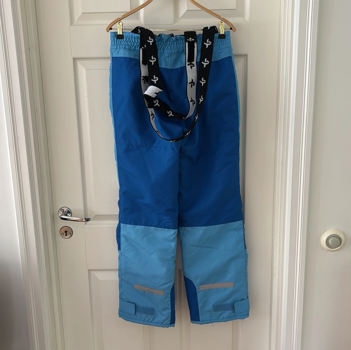 Blå täckbyxor med hängslen - 1