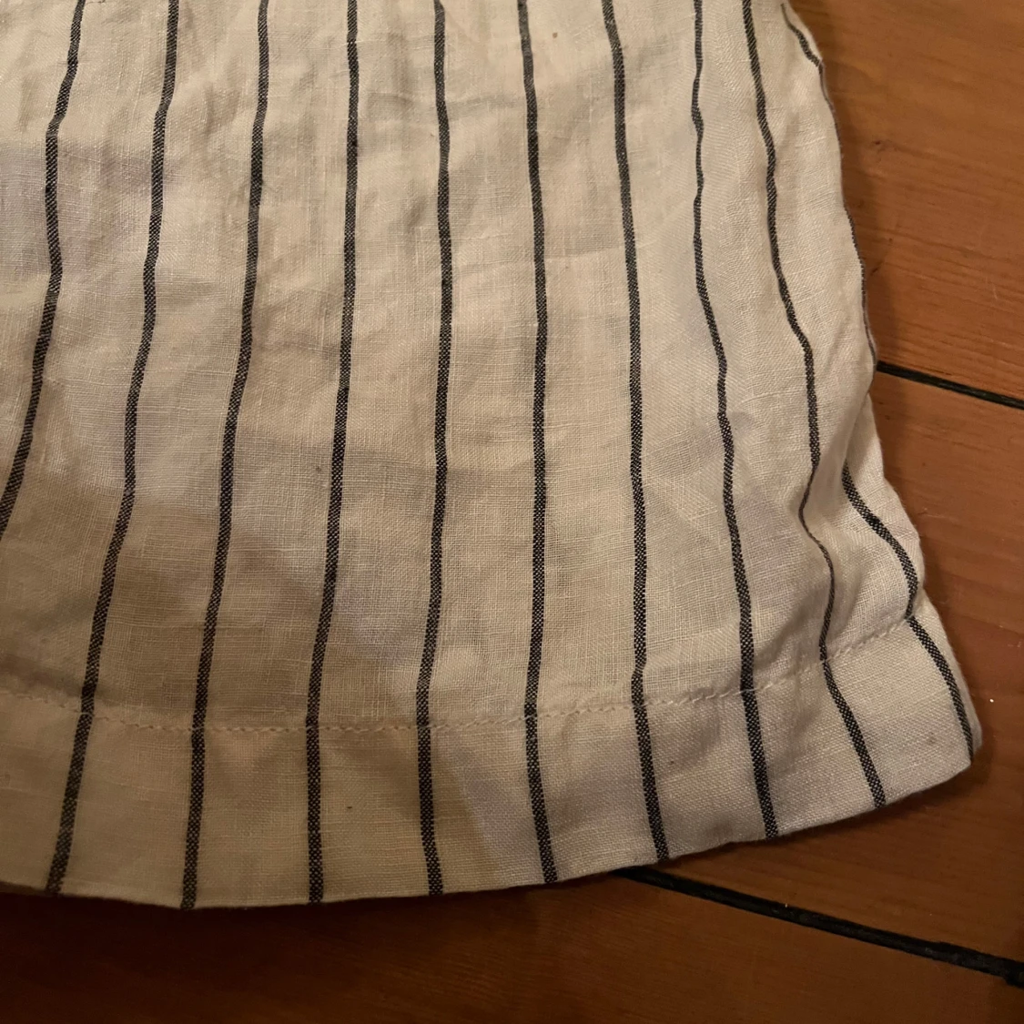 Randiga linnebyxor med snörning - 2