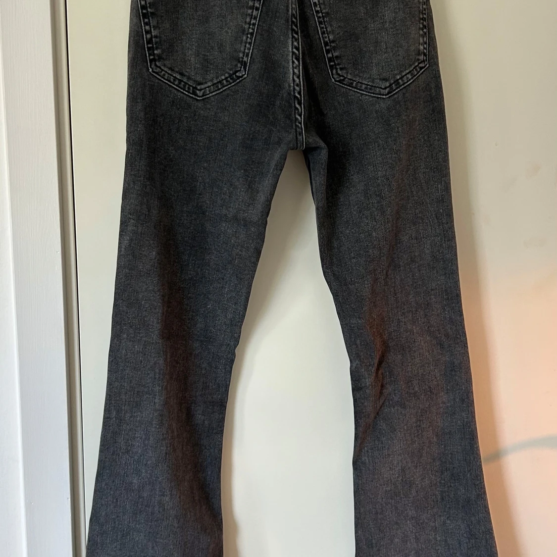 Grå bootcut jeans från Perfect Jeans - 2