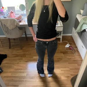 Bootcut Jeans - De har inga defekter, tveka inte vid frågor 💓💞
