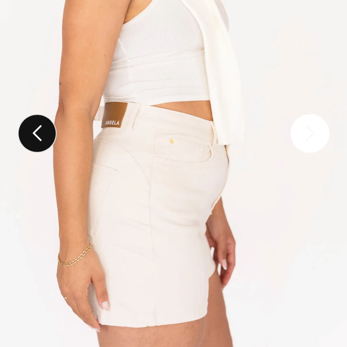 Beige högmidjade shorts från Ambela - 2