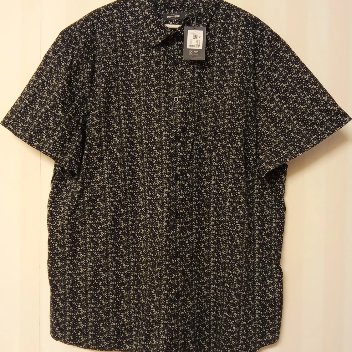 Svart blommig kortärmad skjorta Dressmann