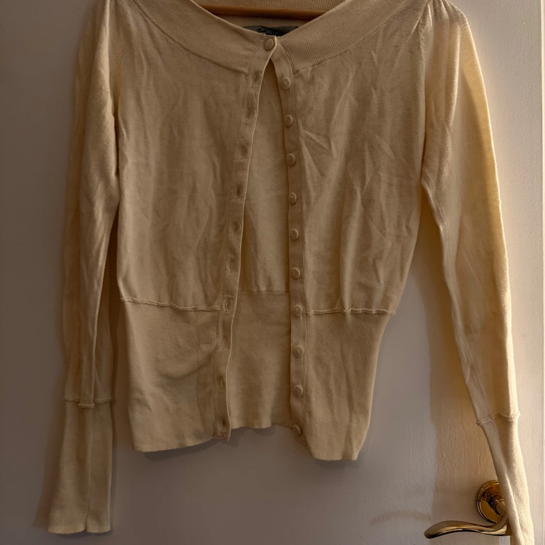 Beige kofta från Noa Noa i bomull