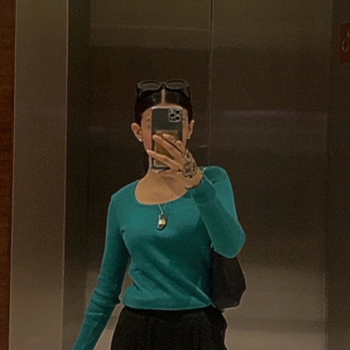 Grön långärmad tröja med rund hals