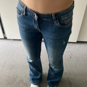 Blå bootcut jeans - Blå jeans från Only i storlek xs/30. Säljer för att dom är lite korta❤️
