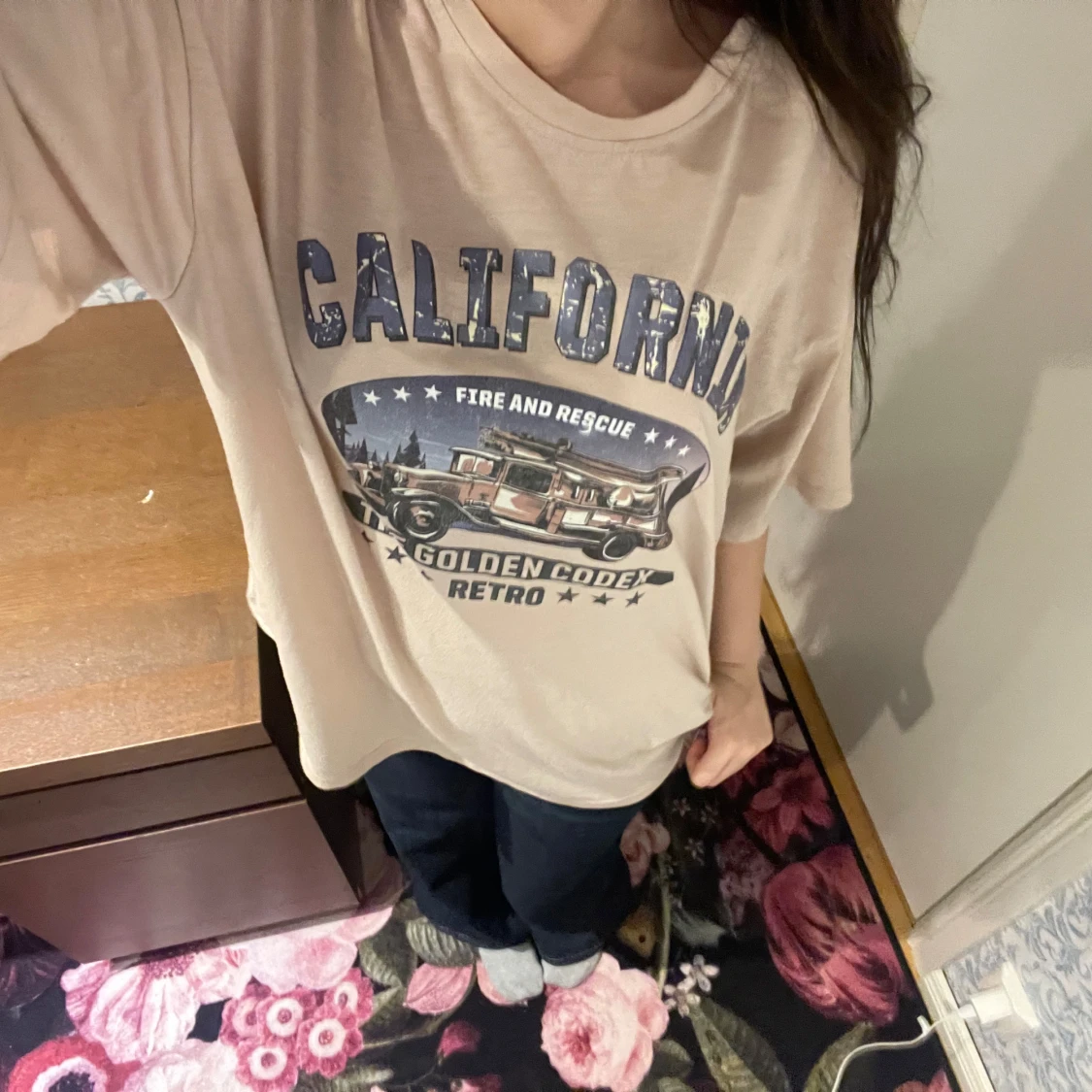 Beige oversized t-shirt med California-tryck - 1