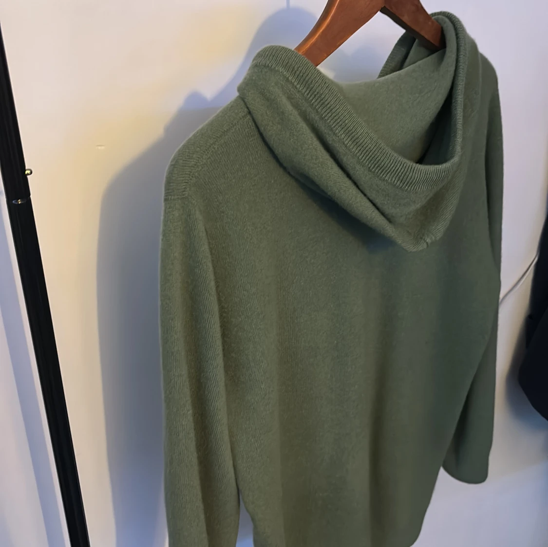 Grön merinoull hoodie - 1