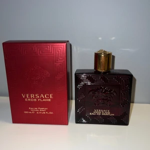 Versace Eros flame  - Boxen följer med, ca 40ml kvar 