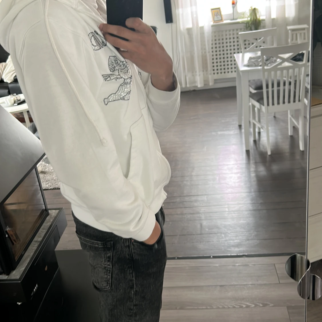 Vit hoodie med strasstenar och BLING-tryck - 1