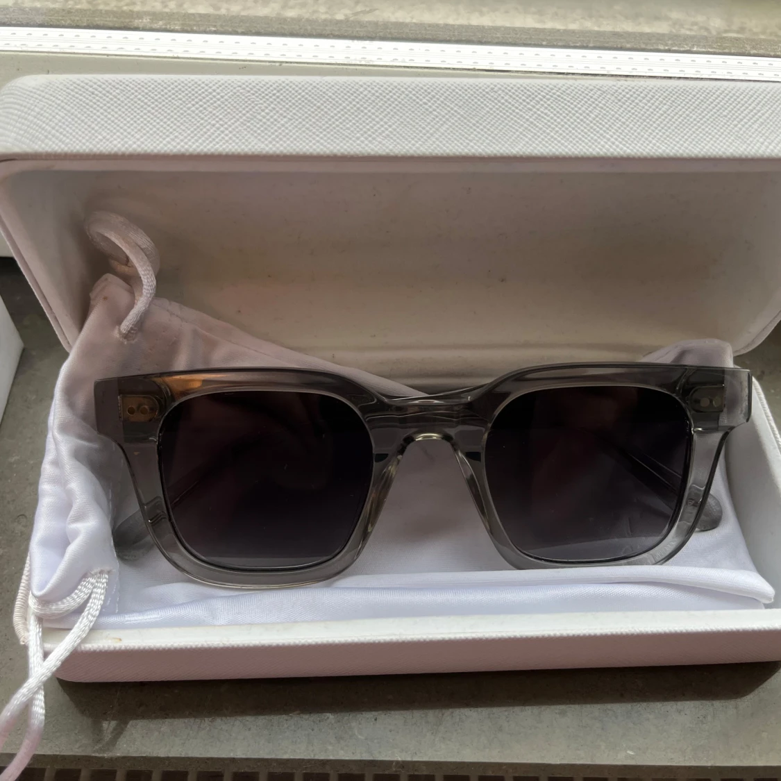 Grå transparenta solglasögon från chimi - 2