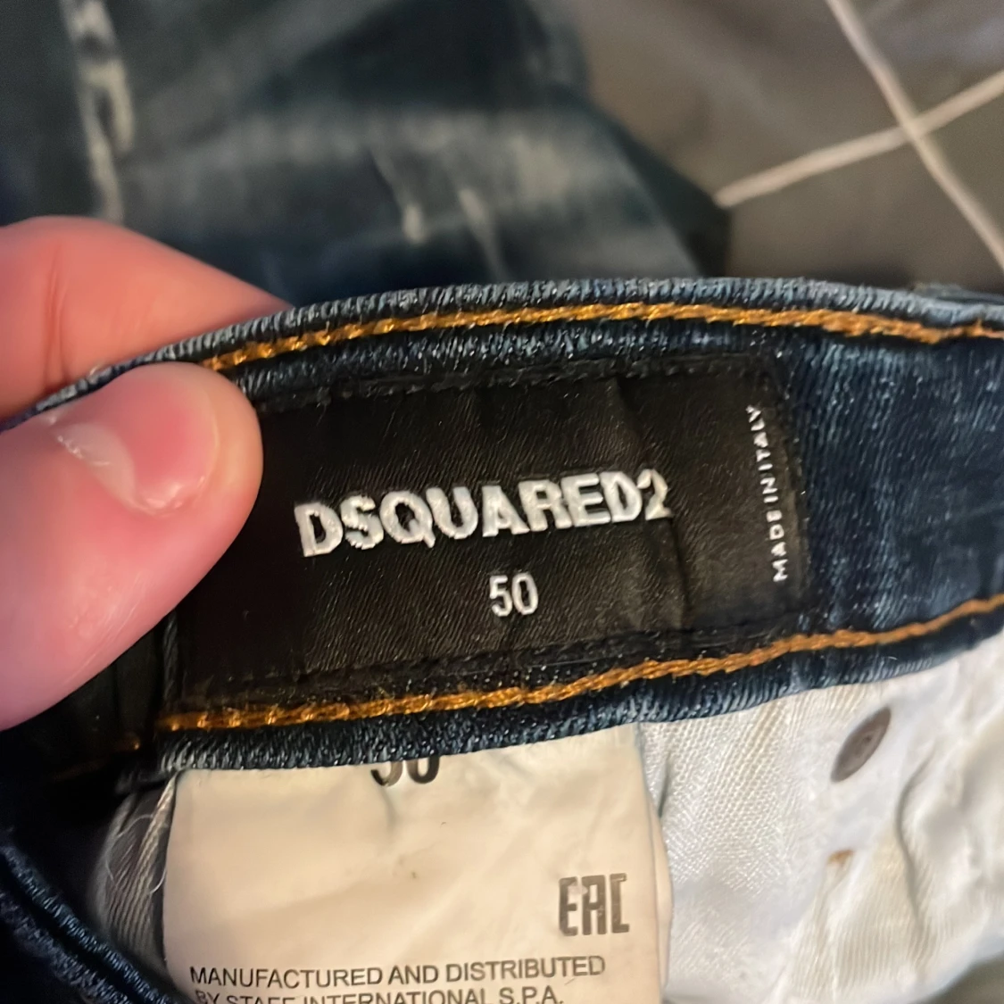 Mörkblå jeans från Dsquared2 med slitningar - 3