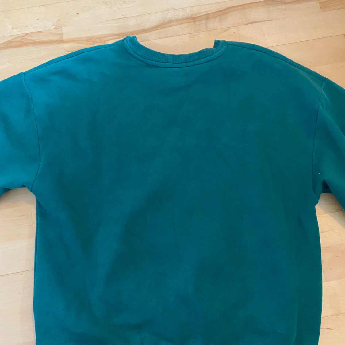 Grön sweatshirt med tryck - 2