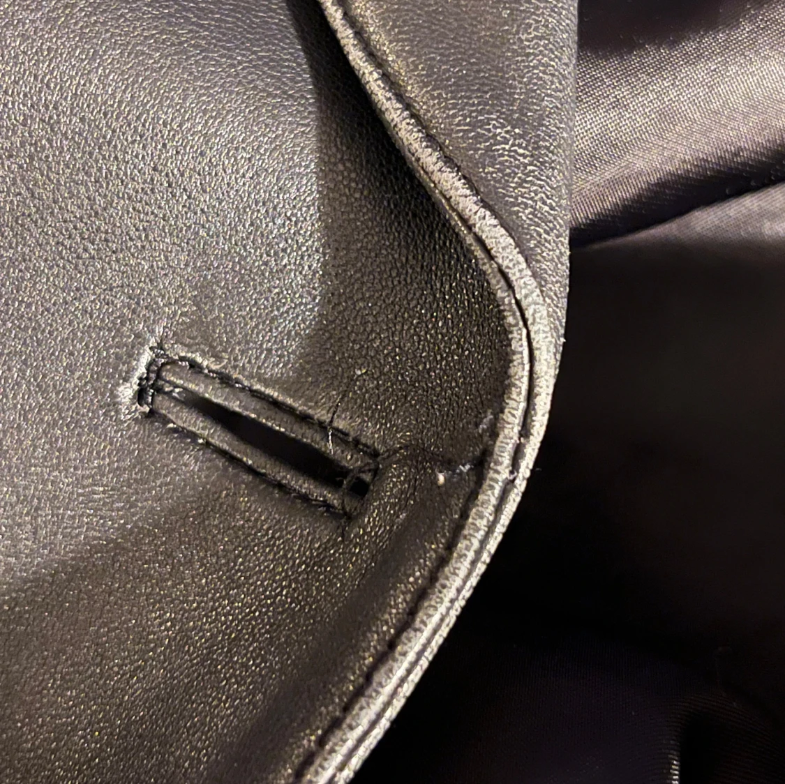 Svart skinnkavaj från YiluQi - 4