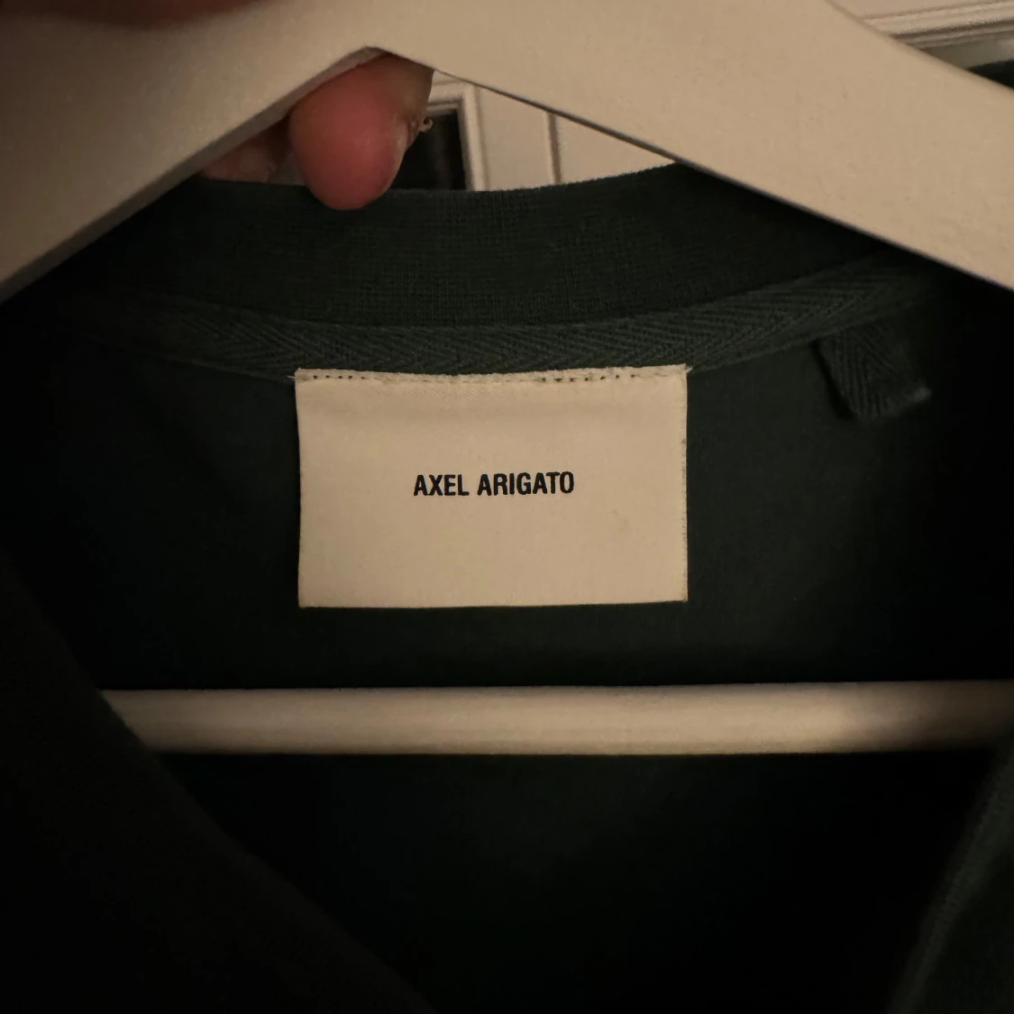 Mörkgrön t-shirt från Axel Arigato - 2