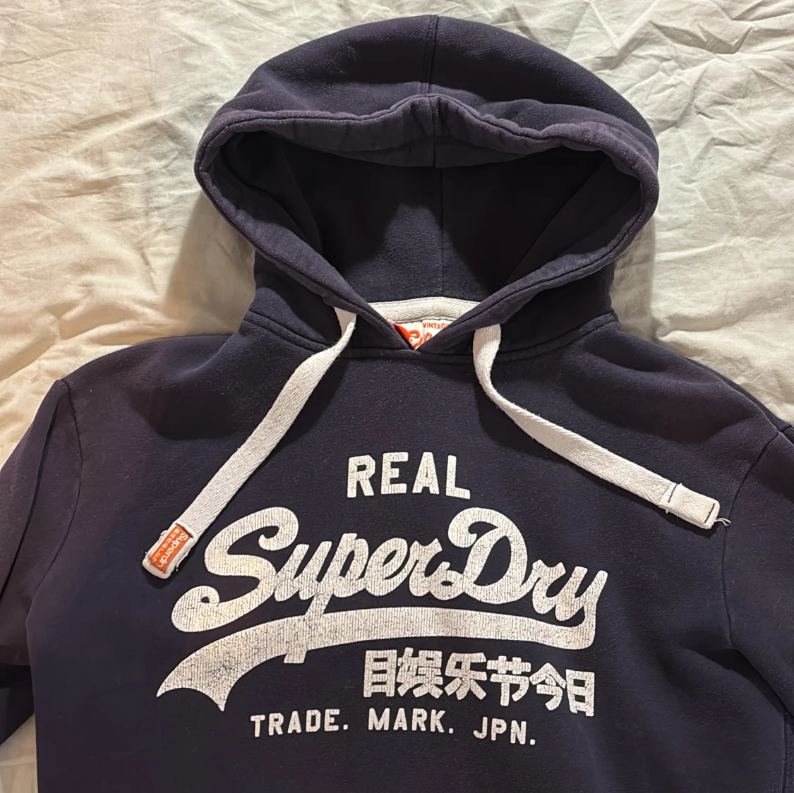 Mörkblå hoodie från Superdry - 1