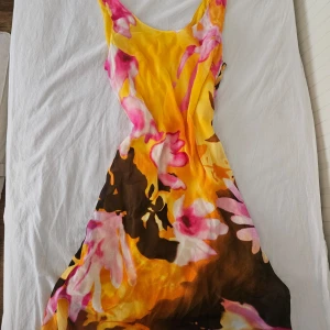 Sommarklänning  - Använd fåtal gånger <3