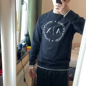 Armani - Armani exchange clean mörkblå sweatshirt